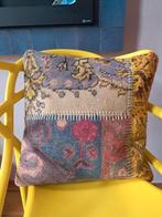 Kelim vintage kussen ., Huis en Inrichting, Woonaccessoires | Kussens, Ophalen of Verzenden, Zo goed als nieuw, Vierkant