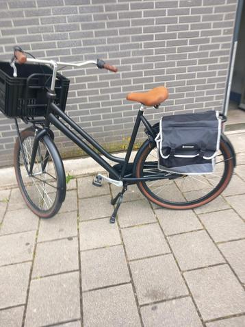 Leuke nette omafiets met versnellingen beschikbaar voor biedingen