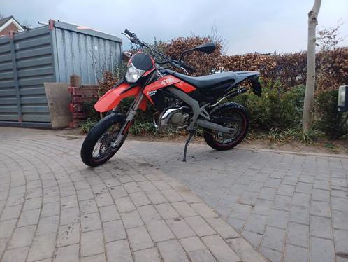 Aprilia sx50 schakelbrommer, Fietsen en Brommers, Brommers | Derbi, Zo goed als nieuw, Ophalen