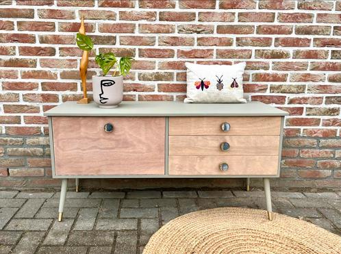 Vintage dressoir - restyle, Huis en Inrichting, Kasten | Dressoirs, Zo goed als nieuw, 100 tot 150 cm, 25 tot 50 cm, Met lade(s)