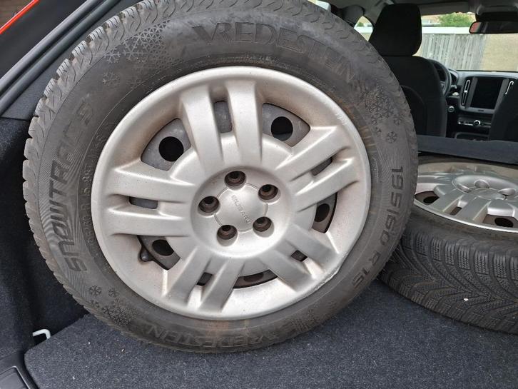 Winterbanden met velgen 195/60/R15 orig Subaru / Vredestein, Auto-onderdelen, Banden en Velgen, Banden en Velgen, Winterbanden