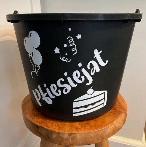 Emmer met tekst ‘pfiesiejat’, Huis en Inrichting, Emmers, Nieuw, Kunststof, Met handgreep, Ophalen of Verzenden