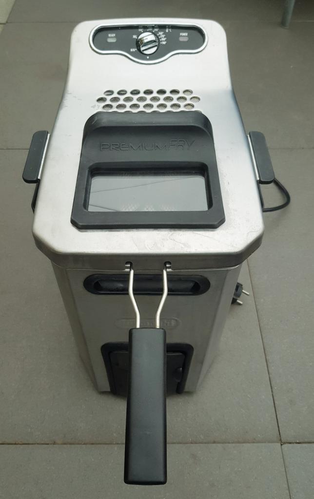 Delonghi Friteuse - Zo goed als nieuw!, Witgoed en Apparatuur, Frituurpannen, Zo goed als nieuw, 4 liter of meer, Uitneembare binnenpan