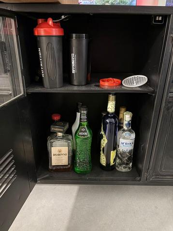 Drank kast beschikbaar voor biedingen