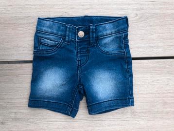Stoere korte broek Hema beschikbaar voor biedingen