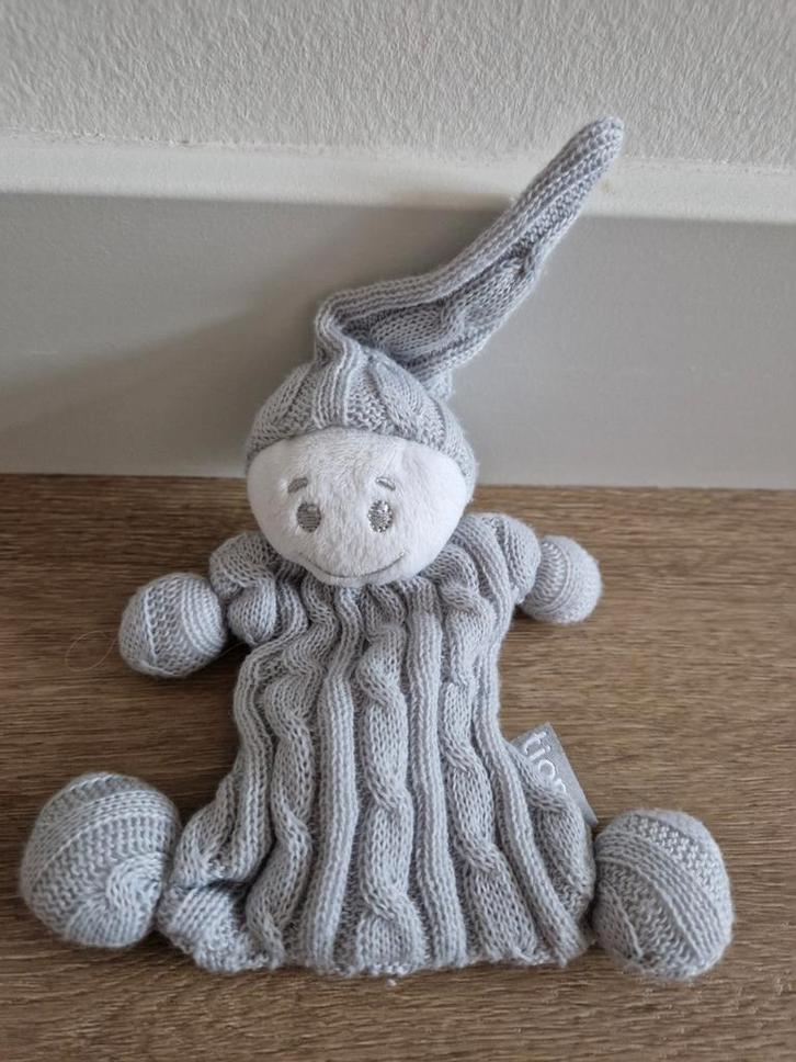 Knuffeldoekje Tiamo gebreid popje pop doekje grijs K7192, Kinderen en Baby's, Speelgoed | Knuffels en Pluche, Zo goed als nieuw