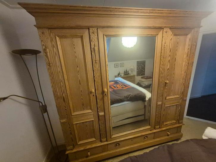 Antieke koloniale kledingkast, Antiek en Kunst, Antiek | Meubels | Kasten, Ophalen