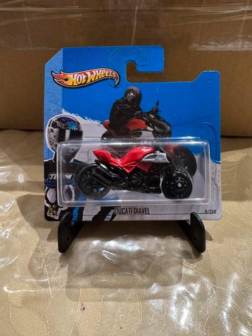 Hotwheels Ducati Diavel Rood hot wheels sd beschikbaar voor biedingen