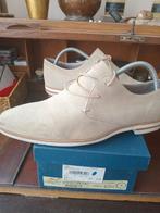 Suède beige schoenen met witte zool, Ophalen, Zo goed als nieuw, Overige kleuren