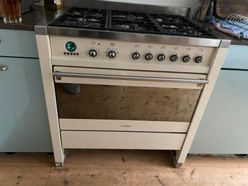 Smeg Fornuis - 6 Pits Gasfornuis met Oven beschikbaar voor biedingen
