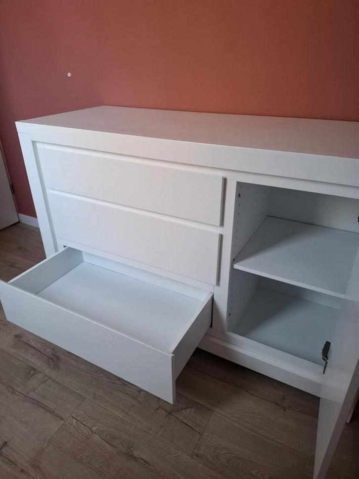 Commode - kast - ledikant - babykamer set., Kinderen en Baby's, Kinderkamer | Commodes en Kasten, Zo goed als nieuw, Commode, 105 cm of meer