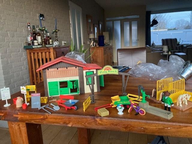 playmobile speeltuin, paarden ranche raceauto heftruck etc, Kinderen en Baby's, Speelgoed | Playmobil, Ophalen of Verzenden, Gebruikt