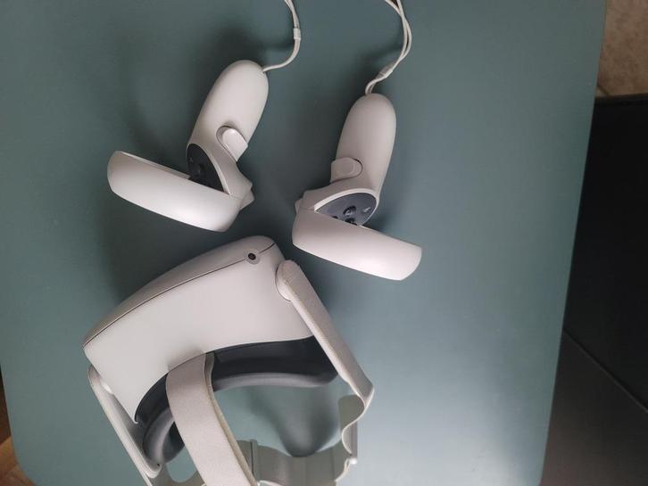 Meta Quest 2, Spelcomputers en Games, Virtual Reality, Gebruikt, Overige platformen, VR-bril, Ophalen of Verzenden