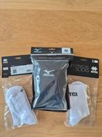 Nieuwe mizuno knielappen + 2 paar errea sokken, Ophalen of Verzenden, Nieuw, Maat 42/44 (L)
