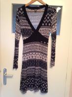 LIV blauwe tricot v-hals jurk jacquard dessin maat 42, Kleding | Dames, Blauw, Maat 42/44 (L), Nieuw, Ophalen of Verzenden