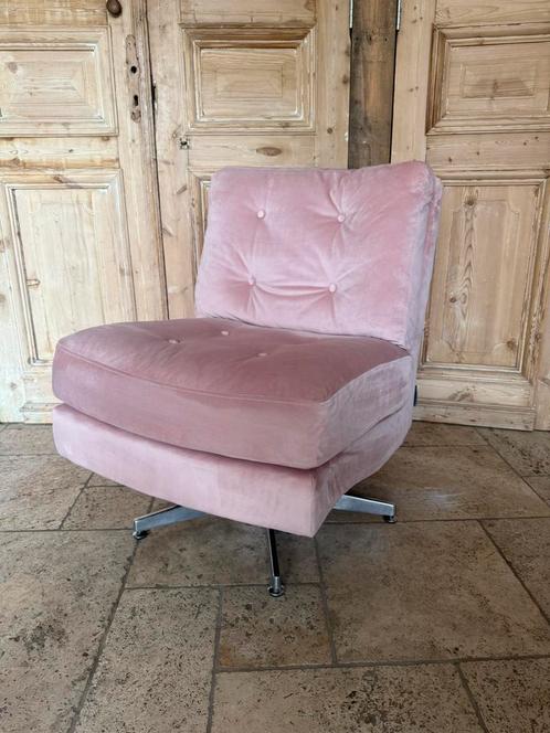 Richmond Swinger draai faiteuip roze velvet stof, Huis en Inrichting, Fauteuils, Nieuw, Stof, Ophalen