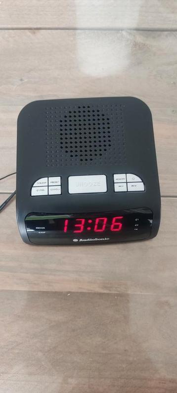 Audiosonic Wekkerradio op stopcontact beschikbaar voor biedingen