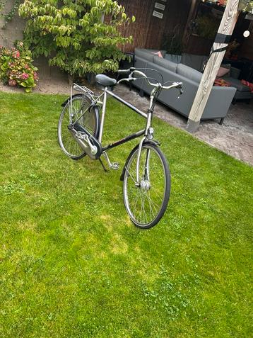 Hele nette heren fiets beschikbaar voor biedingen