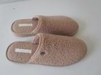 Romika Teddy pantoffels maat 41. NIEUW!!, Beige, Nieuw, Ophalen of Verzenden, Pantoffels of Sloffen
