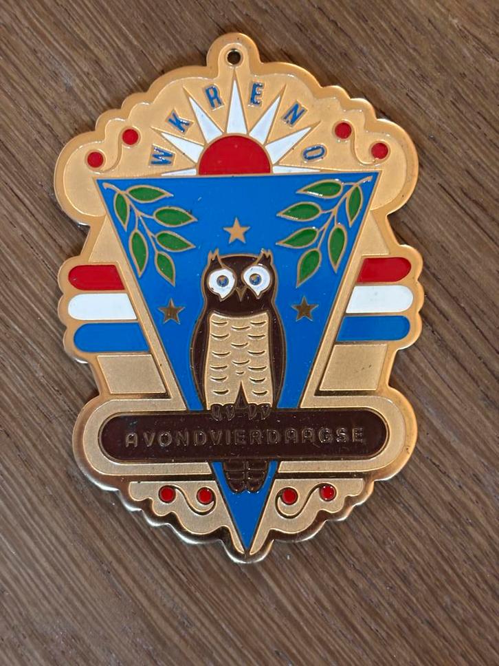 Avondvierdaagse medaille W.K. RENO Rotterdam en Omstreken, Verzamelen, Speldjes, Pins en Buttons, Gebruikt, Speldje of Pin, Stad of Land