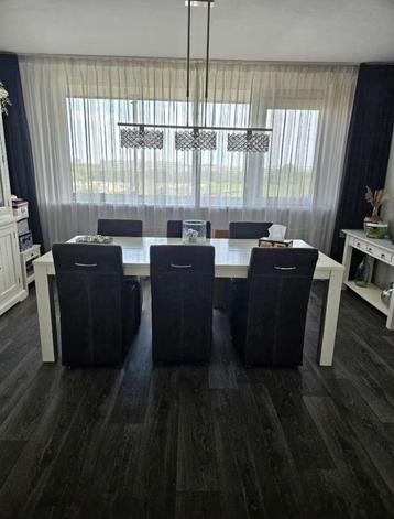 Grote eettafel 6 tot 8 pers MOET SNEL WEG!! beschikbaar voor biedingen