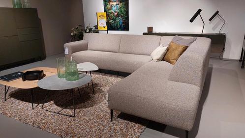 Showroommodel Enzo Luca hoekbank Merlo, Huis en Inrichting, Banken | Complete zithoeken, Nieuw, Stof, Ophalen