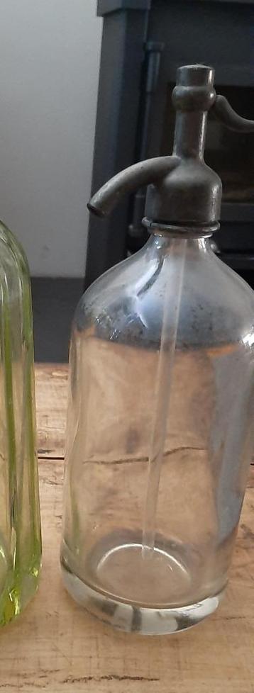 Glazen spuitfles beschikbaar voor biedingen