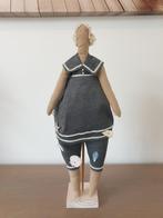 "Dikke dame" pop van stof met standaard zomer 44cm hoog, Verzamelen, Poppen, Nieuw, Ophalen of Verzenden, Pop