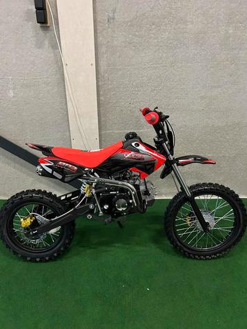 Nieuwe 125CC benzine pitbike/crossmotor.Zadelhoogte 80cm beschikbaar voor biedingen