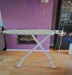 Strijkplank Leifheit 120x38cm + stopcontact, Ophalen of Verzenden, Zo goed als nieuw