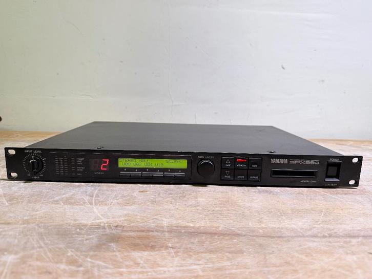 Yamaha SPX 990 multi effect processor, Muziek en Instrumenten, Effecten, Gebruikt, Ophalen of Verzenden