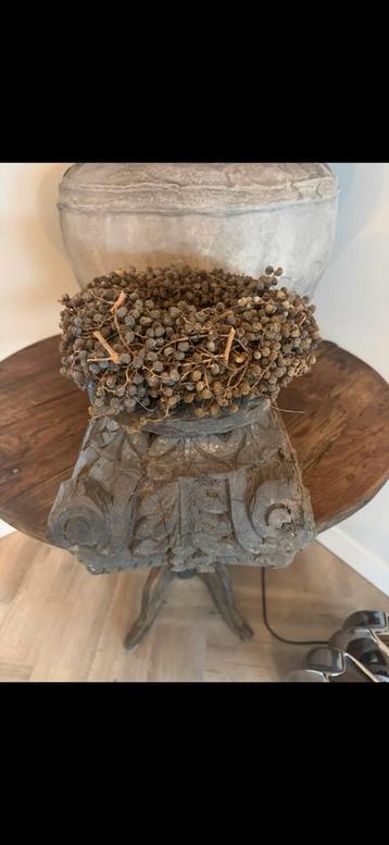  Houten sokkel met krans – Hoffz beschikbaar voor biedingen