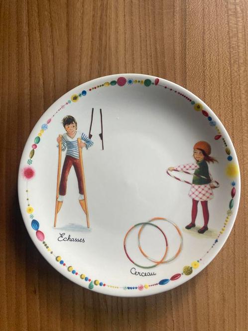 Gien Bordje - Kinderspel Design, Huis en Inrichting, Keuken | Servies, Zo goed als nieuw, Bord(en), Overige stijlen, Aardewerk