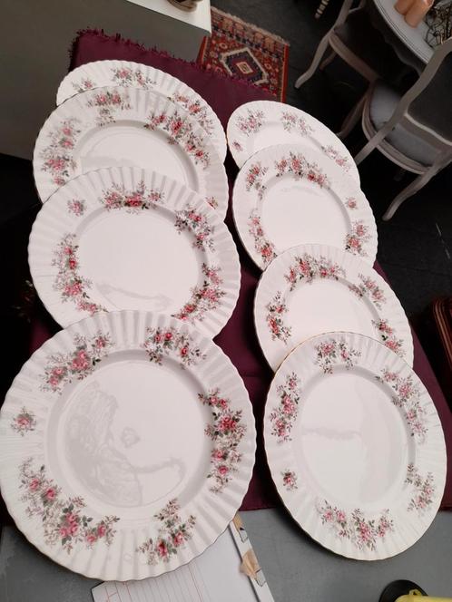 8 x dinner borden van royal albert lavender rose 22.50 p.s, Antiek en Kunst, Antiek | Servies compleet, Ophalen of Verzenden