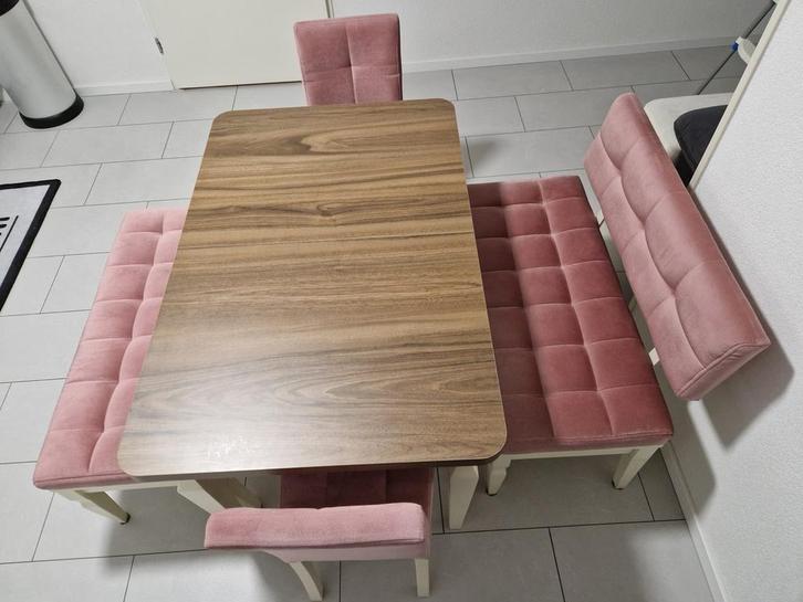 Eettafelset istikbal met bankjes en stoelen, Huis en Inrichting, Complete eetkamers, Zo goed als nieuw, 4 tot 6 stoelen, Ophalen