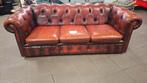 Chesterfield bankje, in ossebloed rood, Ophalen, Gebruikt, 150 tot 200 cm, Tweepersoons