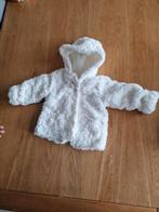 Leuke witte baby jas - Baby Club maat 86, Ophalen of Verzenden