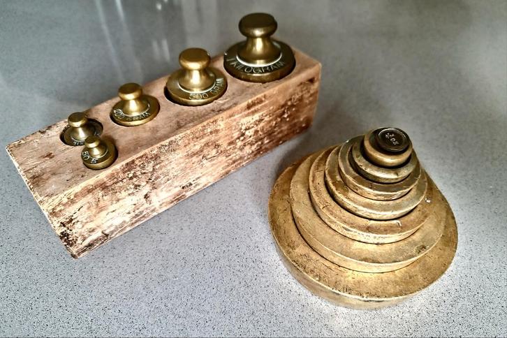 Antieke Gewichten, gemerkt met Avery en Elizabeth II, Antiek en Kunst, Antiek | Gereedschap en Instrumenten, Ophalen of Verzenden