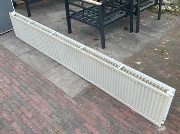 Radiator lang beschikbaar voor biedingen