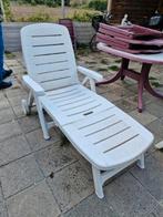 2 stuks witte ligbedden, Tuin en Terras, Ophalen, Zo goed als nieuw, Kunststof
