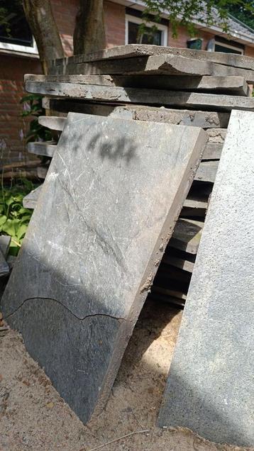 T.e.a.b.: C.a. 52 Leistenen/ natuursteen tegels voor terras beschikbaar voor biedingen