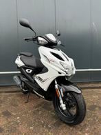 Yamaha Aerox brom scooter UNIEKE KM STAND! 2017, Ophalen, Aerox, Maximaal 45 km/u, Zo goed als nieuw