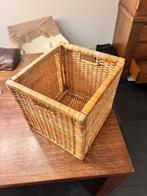 Ikea rieten mand. Vierkant 32 cm, Huis en Inrichting, Woonaccessoires | Schalen en Manden, Gebruikt, Mand, Vierkant, Ophalen of Verzenden