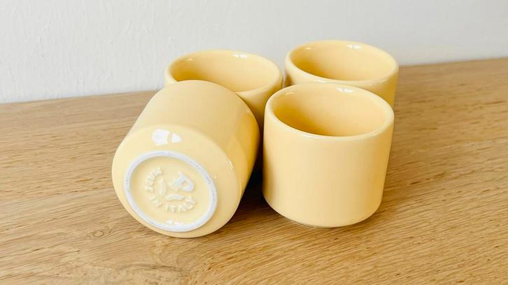4 Gele Pagnossin Italy espresso kopjes  - Made in Italy, Huis en Inrichting, Keuken | Servies, Zo goed als nieuw, Kom(men), Effen