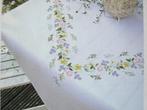 Borduurpatroon  Bloemetjes op kleed   nr 6705, Hobby en Vrije tijd, Verzenden, Nieuw, Handborduren, Patroon