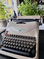 Oude Olivetti M80 typemachine uit 1948, Ophalen