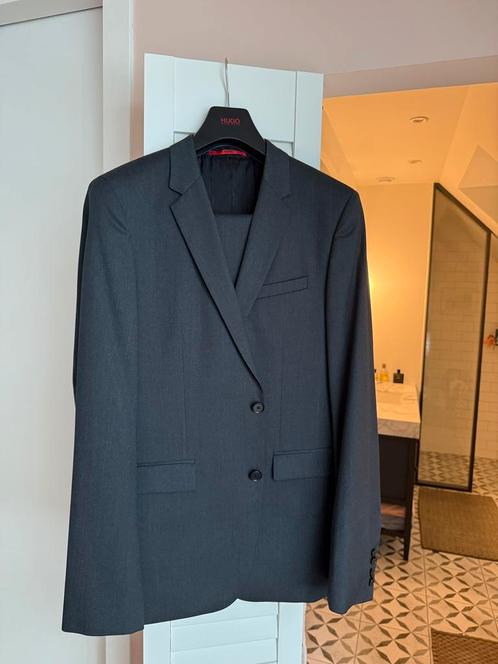 Hugo Boss, maat 102 slank gesneden model, zuiver scheerwol, Kleding | Heren, Kostuums en Colberts, Zo goed als nieuw, Overige maten