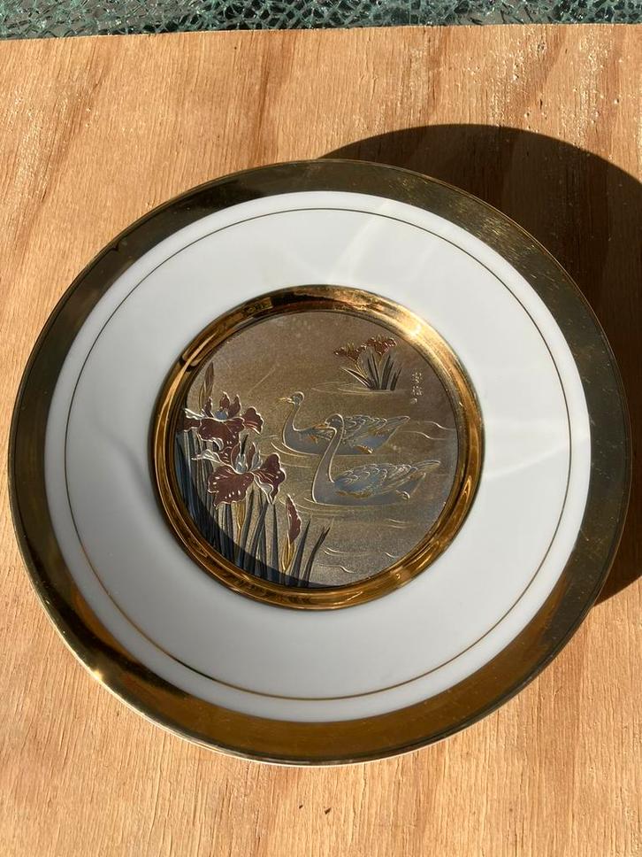Decoratief bordje van "The Art of Chokin"., Antiek en Kunst, Antiek | Servies los, Ophalen of Verzenden