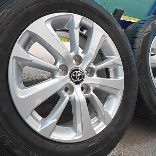 Origineel Toyota Yaris Cross zomerset 205-65-16, Auto-onderdelen, Banden en Velgen, Band(en), Zomerbanden, 16 inch, 205 mm, Ophalen