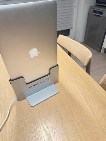 Henge docks vertical Macbook docking station beschikbaar voor biedingen